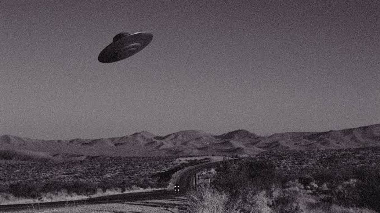 Pentagoni publikon dosje të reja për UFO-t, pamjet tregojnë objekte misterioze Pentagoni publikon dosje të reja për UFO-t, pamjet tregojnë objekte misterioze