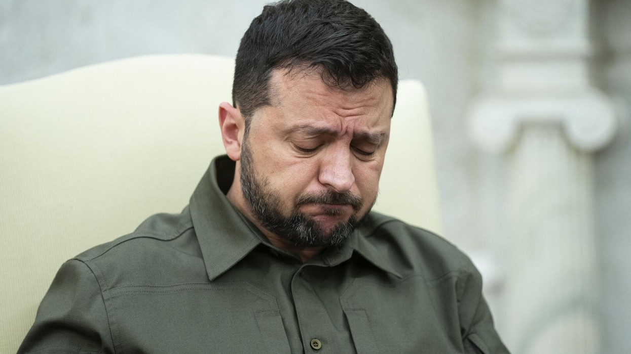 Zelenskyt "i rrëshqet kurora nga koka", del i katërti në listën e figurave më të besuara në Ukrainë