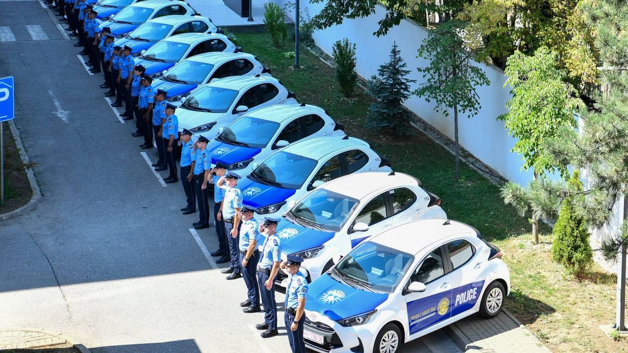 Ndahen edhe 14 vetura të reja për Policët e Lagjes Ndahen edhe 14 vetura të reja për Policët e Lagjes
