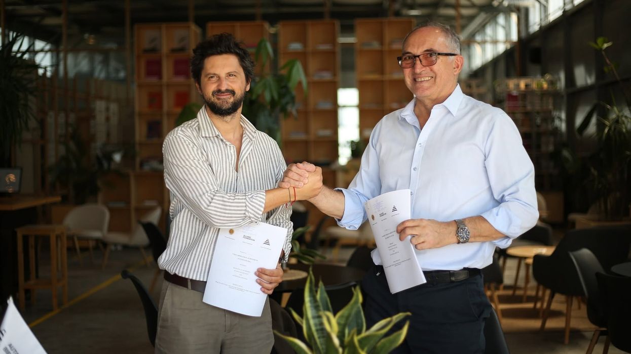 Totaj nënshkruan marrëveshje me Allianz Foundation dhe Autostrada Biennale për zhvillin e turizmit në Prizren Totaj nënshkruan marrëveshje me Allianz Foundation dhe Autostrada Biennale për zhvillin e turizmit në Prizren