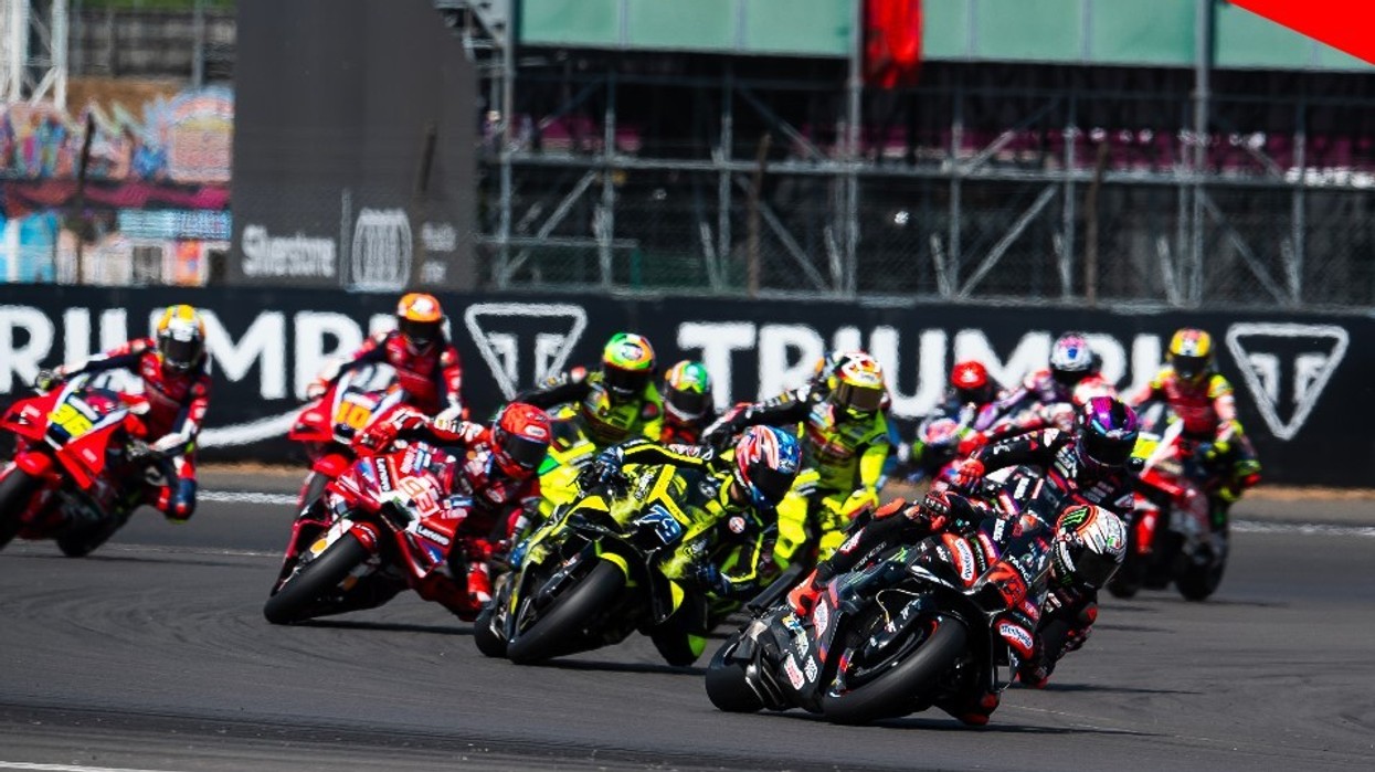 Aprilia pushton Silverstone, tre pilotët e saj në podium – rekord i jashtëzakonshëm