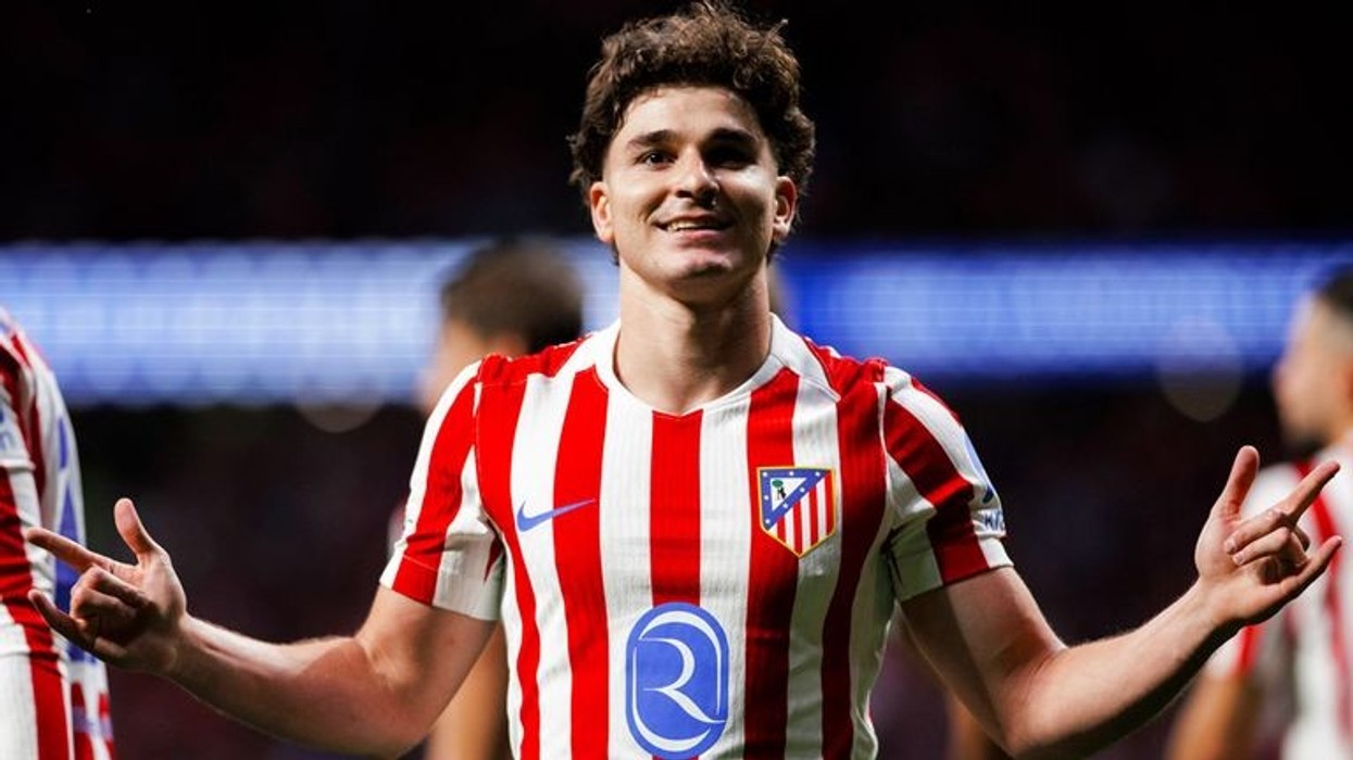 Barcelona gjen alternativën për Julian Alvarez, ylli i Interit në radar
