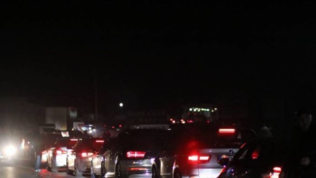 Pritje të gjata në kufi, deri në 60 minuta në Dheu i Bardhë dhe Muçibabë Pritje të gjata në kufi, deri në 60 minuta në Dheu i Bardhë dhe Muçibabë