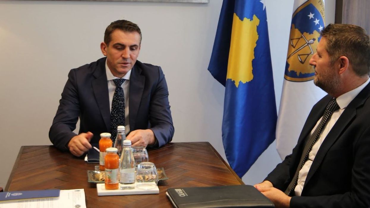 Dogana dhe Prokuroria e Shtetit dakordohen për forcimin e luftës kundër krimit ekonomik Dogana dhe Prokuroria e Shtetit dakordohen për forcimin e luftës kundër krimit ekonomik