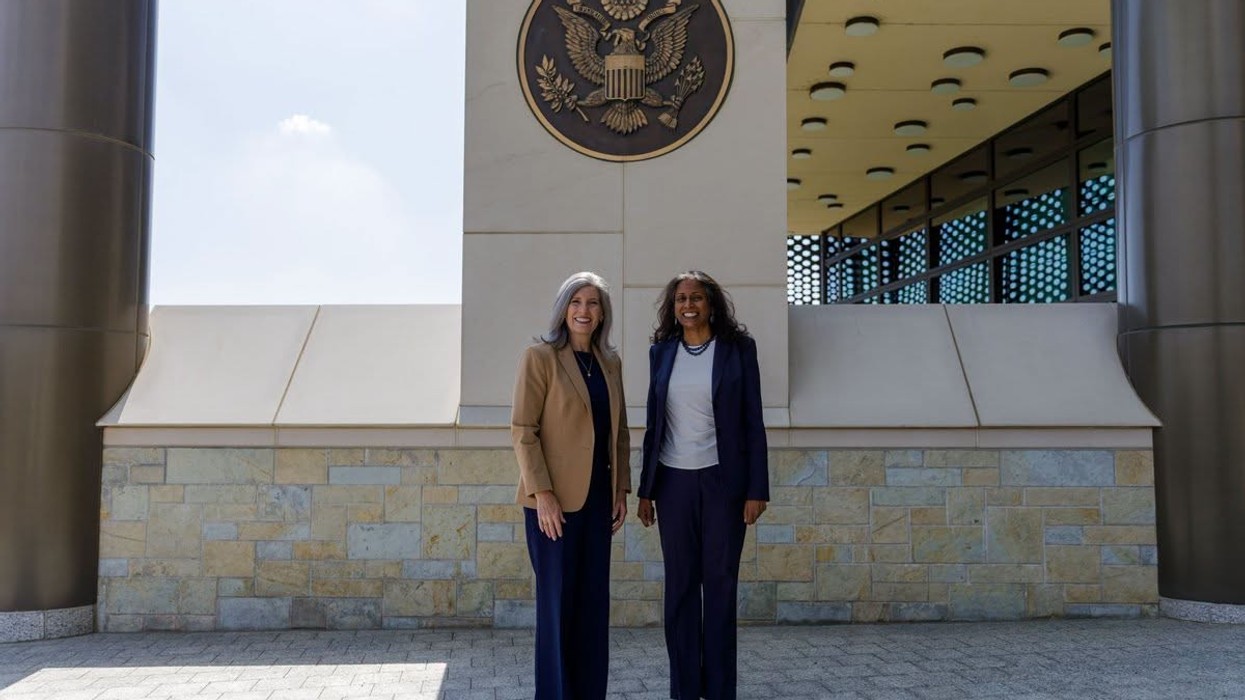 Senatorja amerikane viziton Kosovën, pritet në Ambasadën e SHBA-së në Prishtinë
