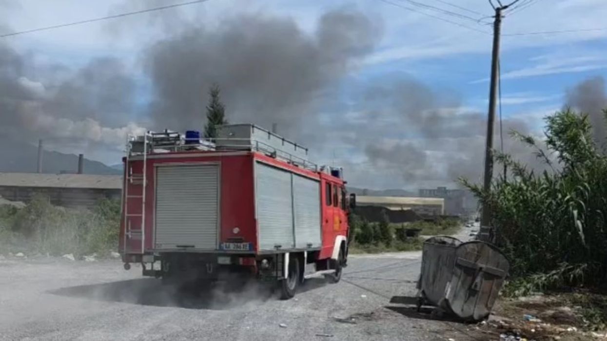 Situata me zjarret në vend - 25 vatra në 24 orë, Ministria e Mbrojtjes: Qindra forca dhe dhjetëra mjete në terren Situata me zjarret në vend - 25 vatra në 24 orë, Ministria e Mbrojtjes: Qindra forca dhe dhjetëra mjete në terren