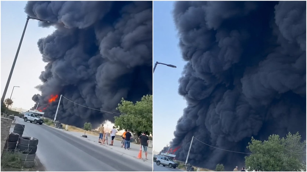 Përfshihet nga zjarri një deponi me goma të vjetra në Sllatinë, tym i madh mbulon zonën
