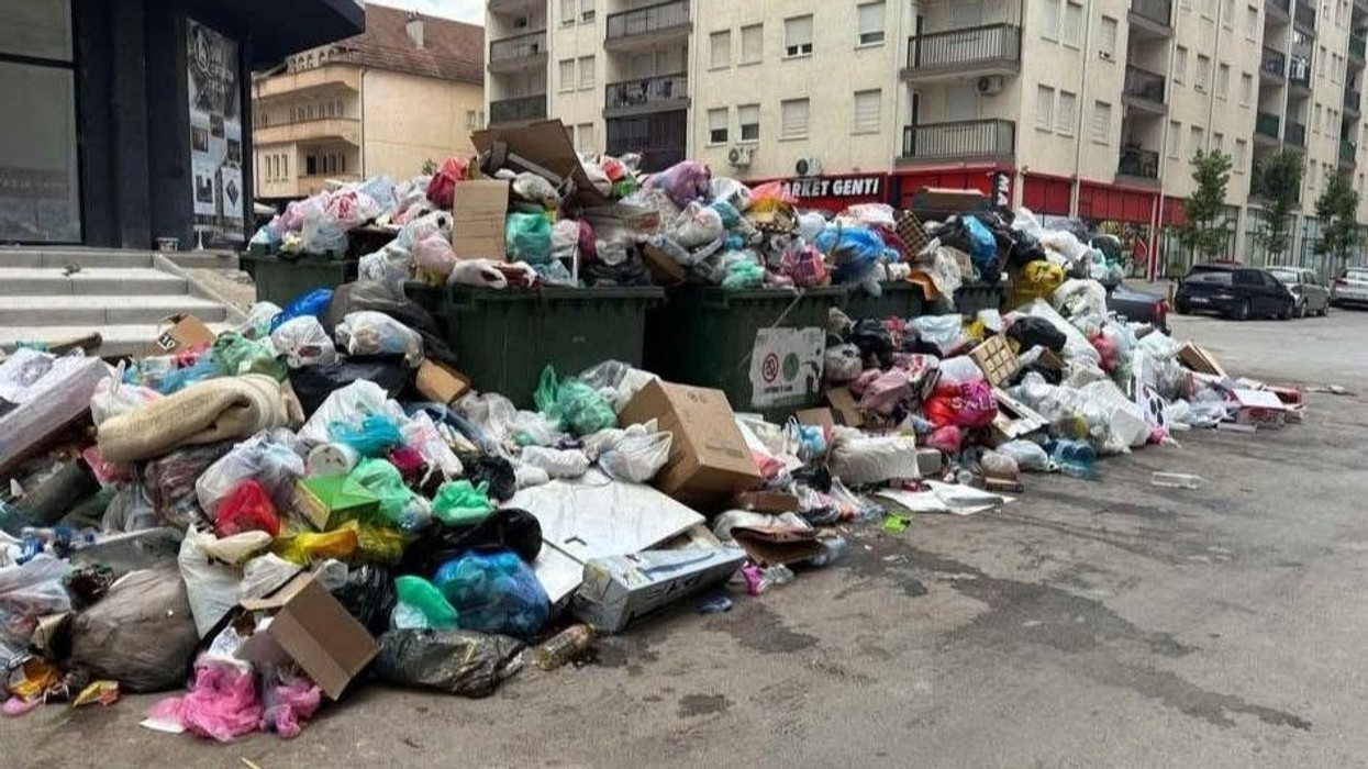 “NPL Përparimi” me apel për qytetarët: Respektoni orarin, mos i gjuani mbeturinat në rrugë