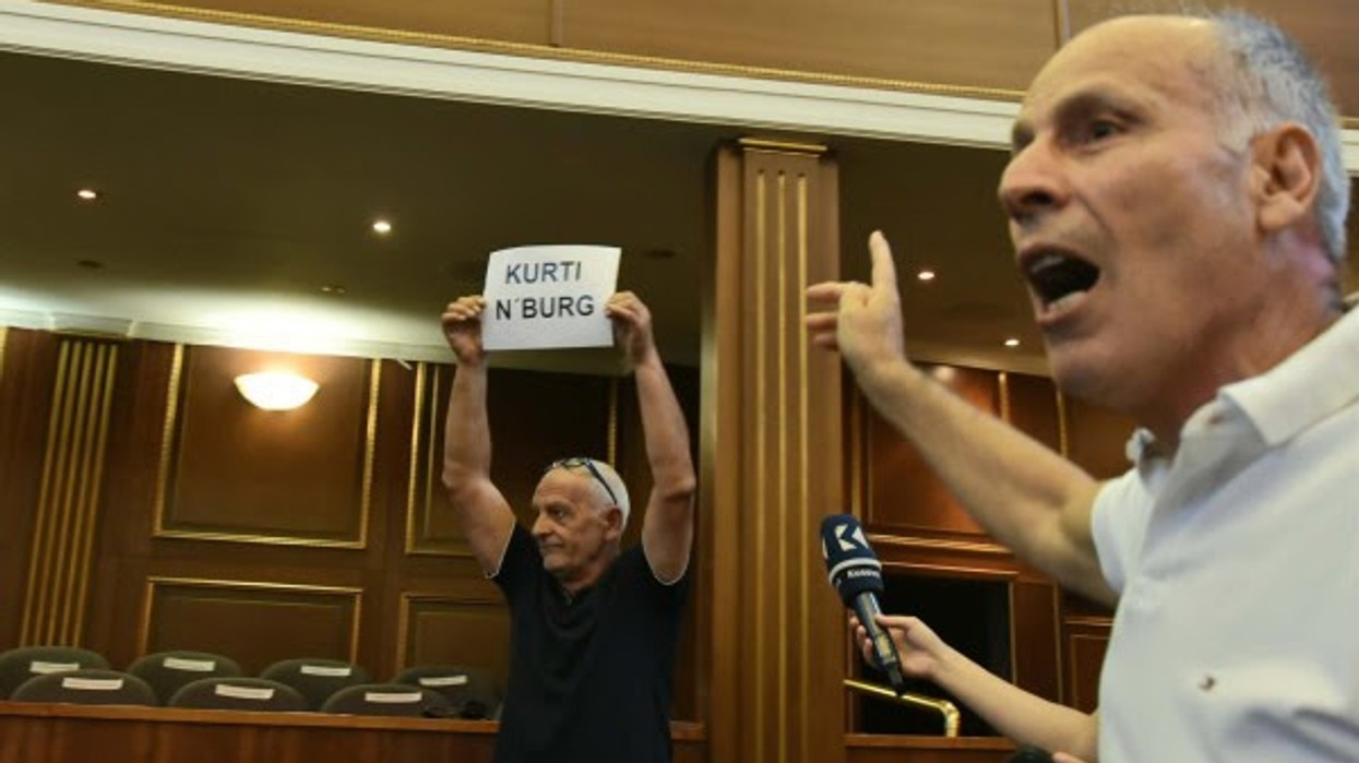 “Kurti në burg”, qytetari nga Kuvendi: Po bëhet puç i rendit ligjor e kushtetues