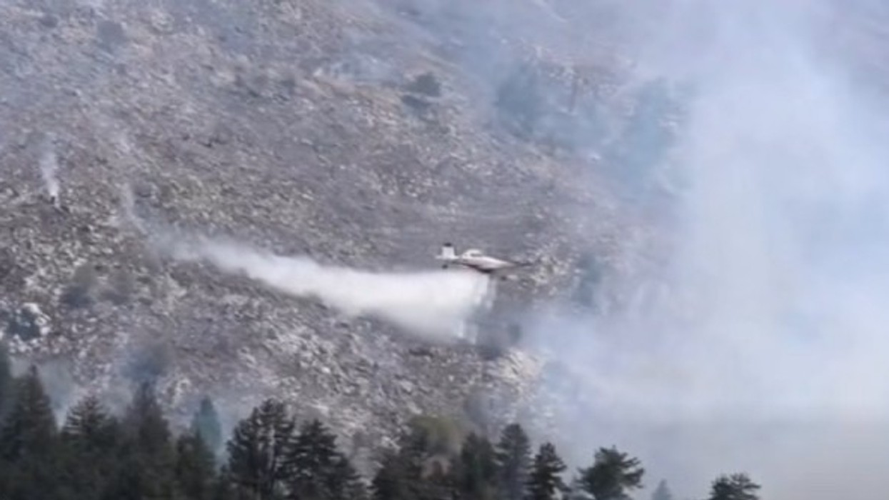 Flakët kërcënojnë Lurën në Shqipëri, ushtria dhe emergjencat civile në luftë nga toka dhe ajri