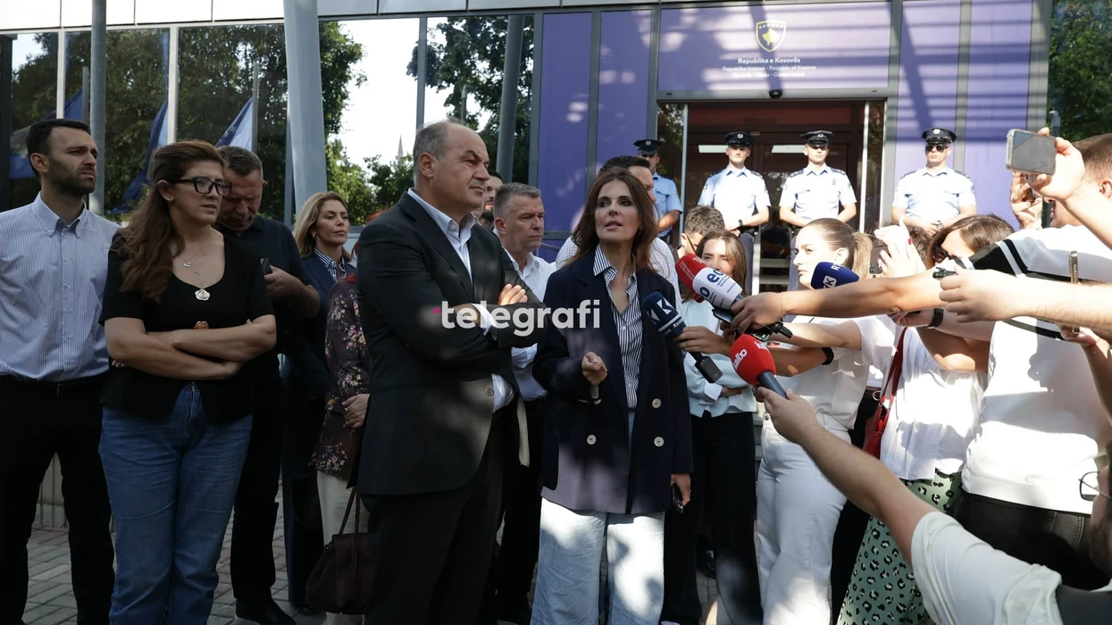 Deputetët e PDK-së para Qeverisë, Çitaku: Këto zyre janë të uzurpuara nga një deputet, Kurti duhet të jetë në Kuvend për ta konstituar legjislativin