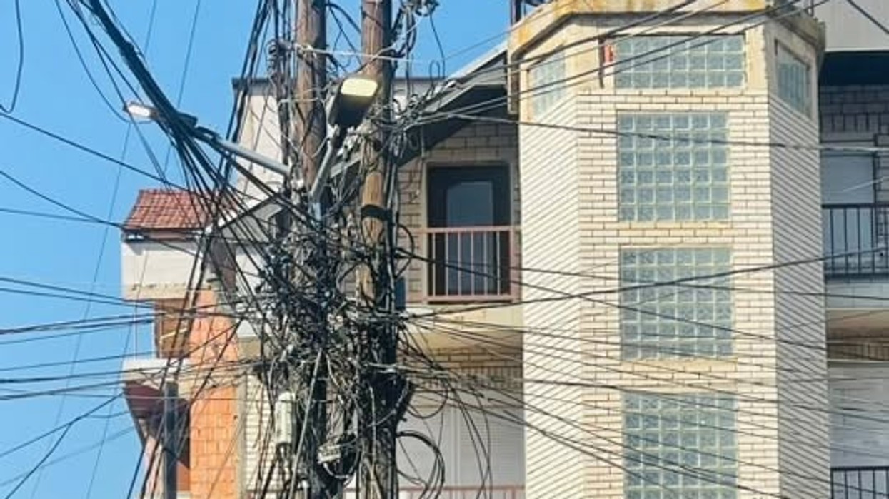 Ndriçimi i rrugës "Xhavit Ahmeti" në Prishtinë nuk fiket prej javësh, kërkohet ndërhyrje nga Komuna