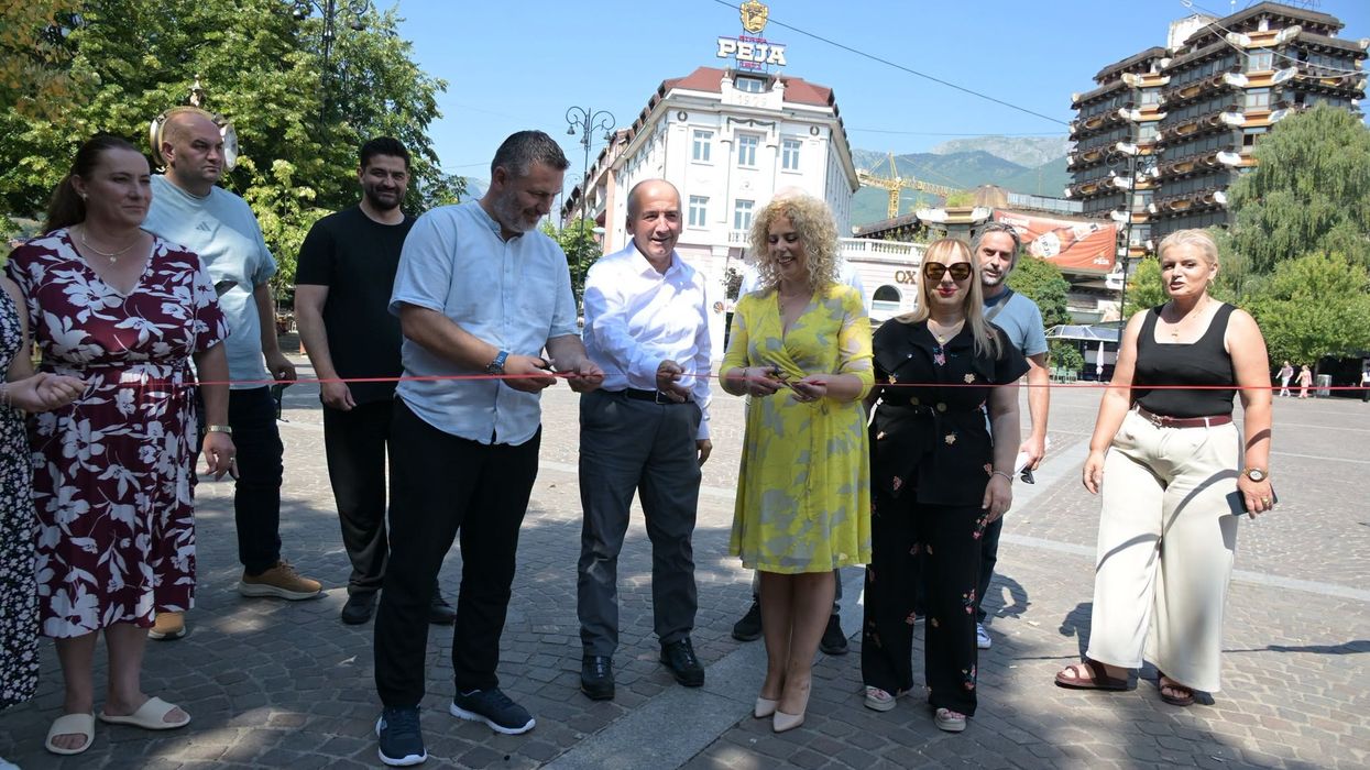 Hapet Tregu Mobil Bio në Pejë, krijohen mundësi të reja për gratë prodhuese Hapet Tregu Mobil Bio në Pejë, krijohen mundësi të reja për gratë prodhuese