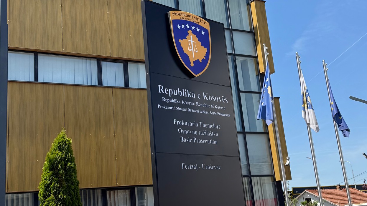 Tentuan të privojnë nga jeta një person në Ferizaj, kërkohet paraburgim ndaj dy të dyshuarve