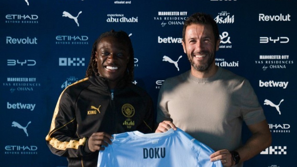 Zyrtare: Jeremy Doku edhe për pesë vite te Man City