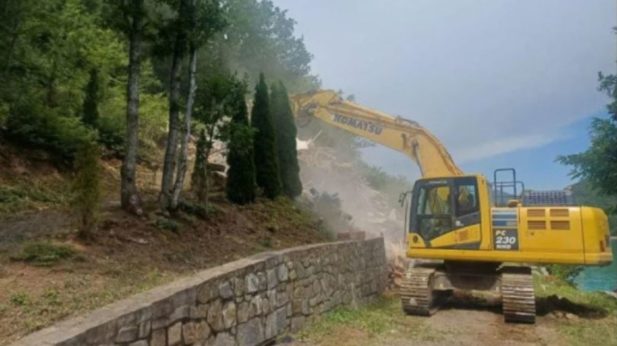 Rrënimi i objekteve në Ujman, Gjykata e Mitrovicës del në terren për vendshikim