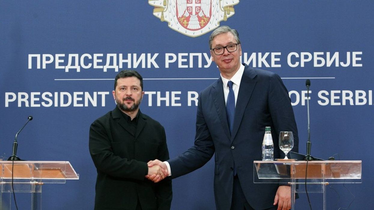 Stradner/Weinstein: Vizita e Zelenskyt në Serbi, manovër e Vuçiqit – Rusia i mbetet e dobishme për shkak të Kosovës Stradner/Weinstein: Vizita e Zelenskyt në Serbi, manovër e Vuçiqit – Rusia i mbetet e dobishme për shkak të Kosovës