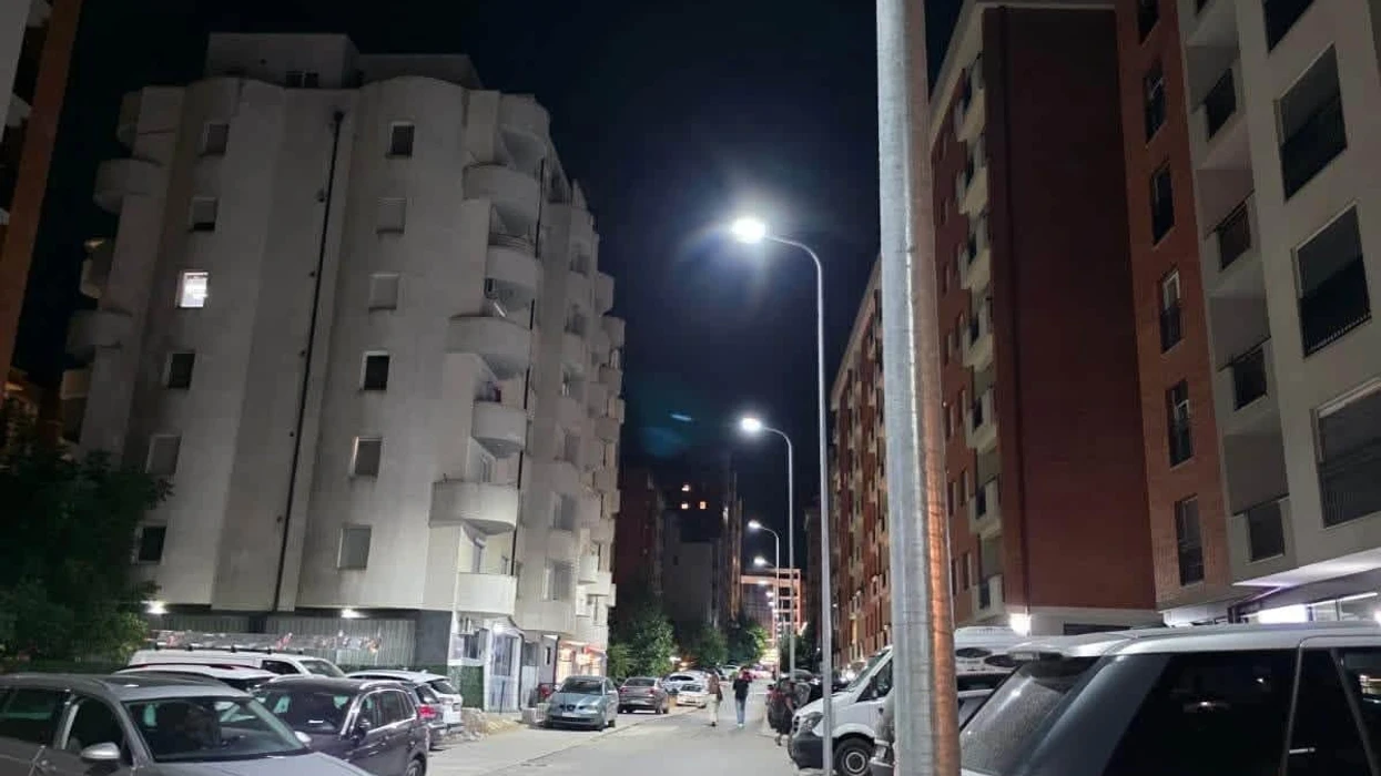 Rruga “Prekazi” në Prishtinë bëhet me ndriçim