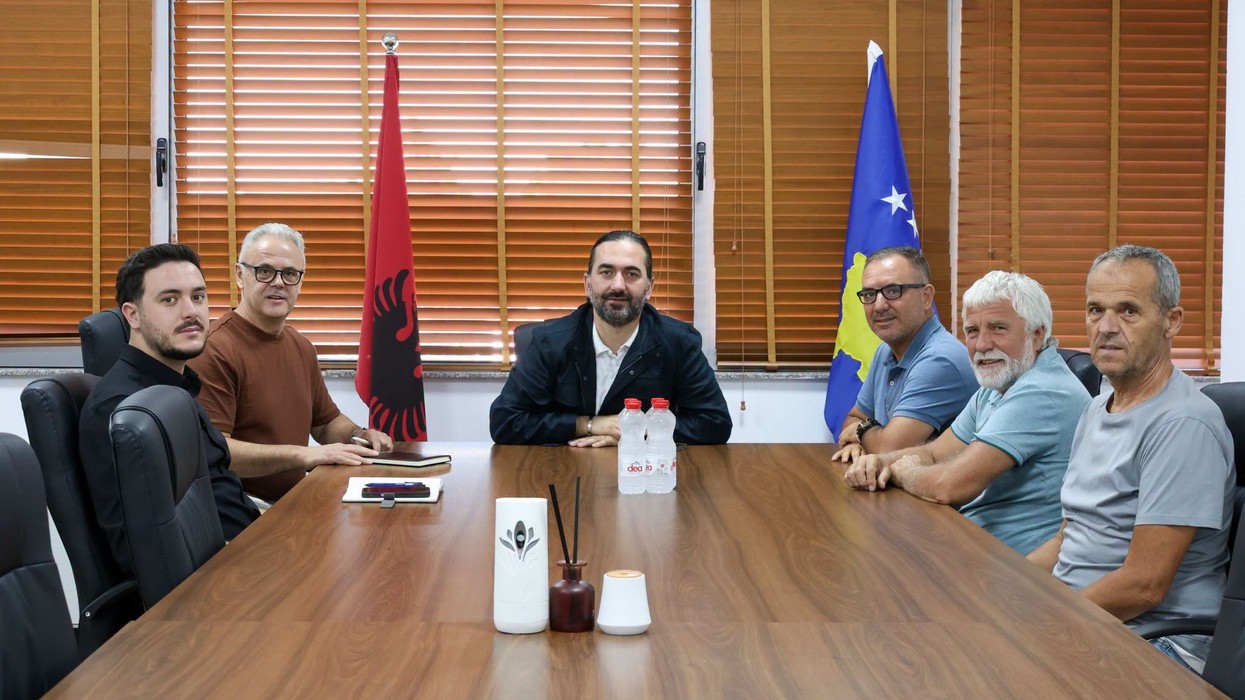 U bëhet zgjidhje 18 mësimdhënësve në Fushë Kosovë, do të përfshihen në listën e pagave