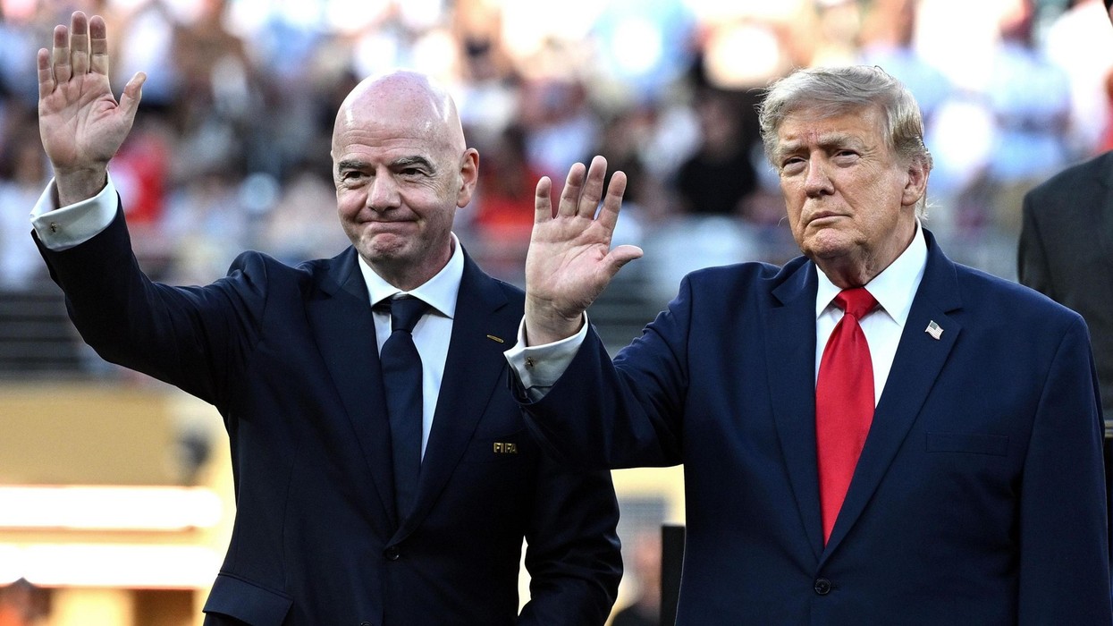Këshilltari i Trumpit sulmon kritikët e Infantinos: Ata kanë nevojë për ekzaminim mendor