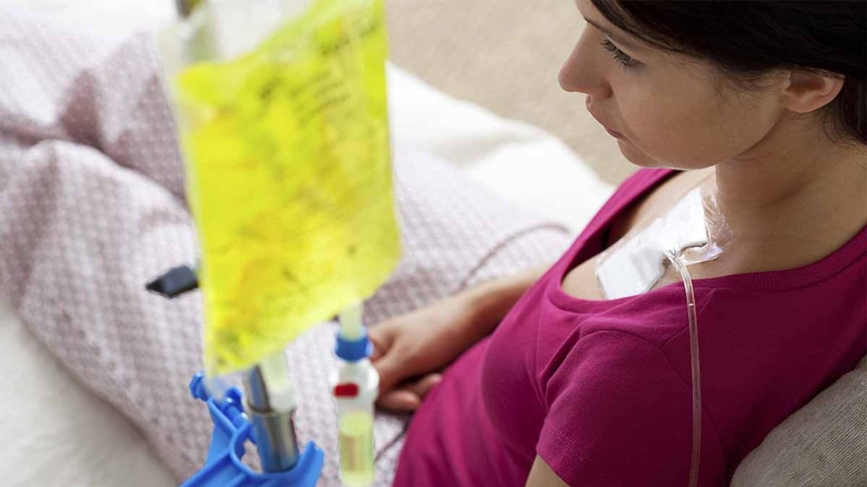 Kanceri mund t’i çojë gratë e reja në menopauzë të parakohshme: Çfarë duhet të dinë për terapinë hormonale