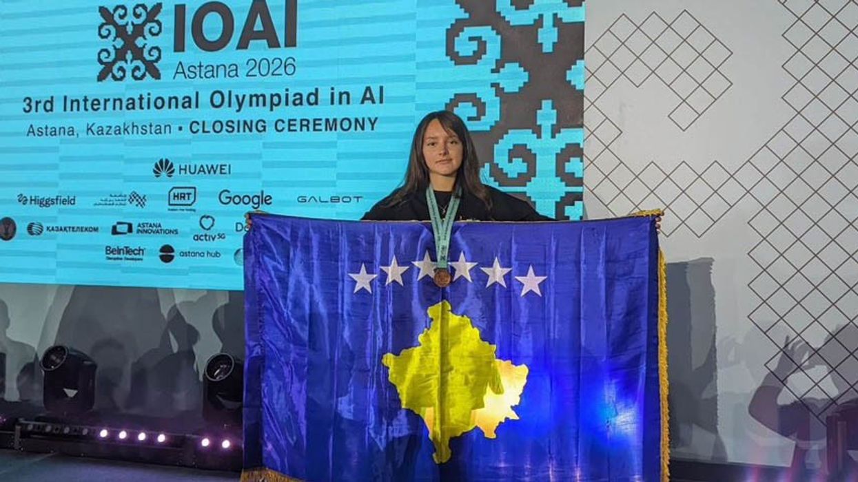 Entela Mirena fiton Medalje të Bronztë në Olimpiadën Ndërkombëtare të Inteligjencës Artificiale Entela Mirena fiton Medalje të Bronztë në Olimpiadën Ndërkombëtare të Inteligjencës Artificiale