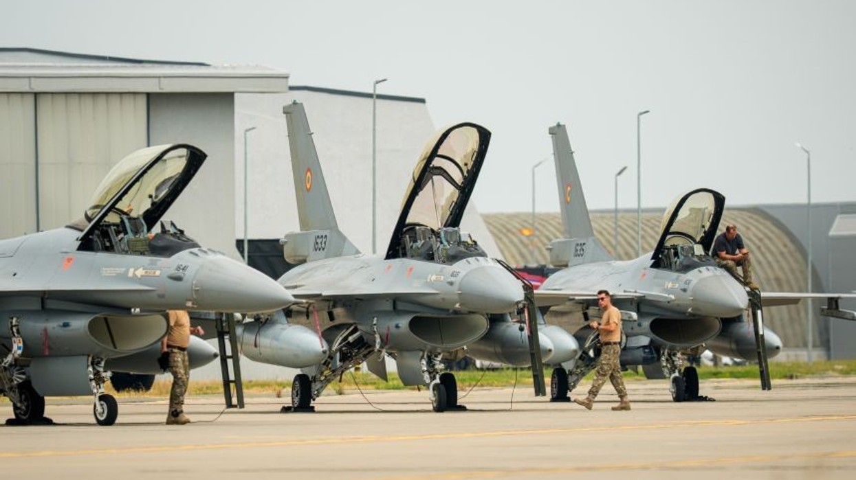 Aeroplani luftarak i NATO-s rrëzon një dron që shkelte hapësirën ajrore të Rumanisë