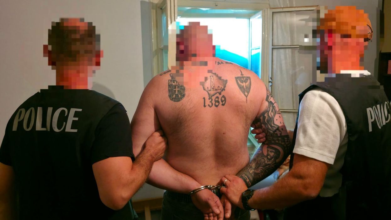 Arrestohet në Zveçan një i dyshuar për sulmet ndaj KFOR-it dhe Policisë së Kosovës në maj 2023 Arrestohet në Zveçan një i dyshuar për sulmet ndaj KFOR-it dhe Policisë së Kosovës në maj 2023
