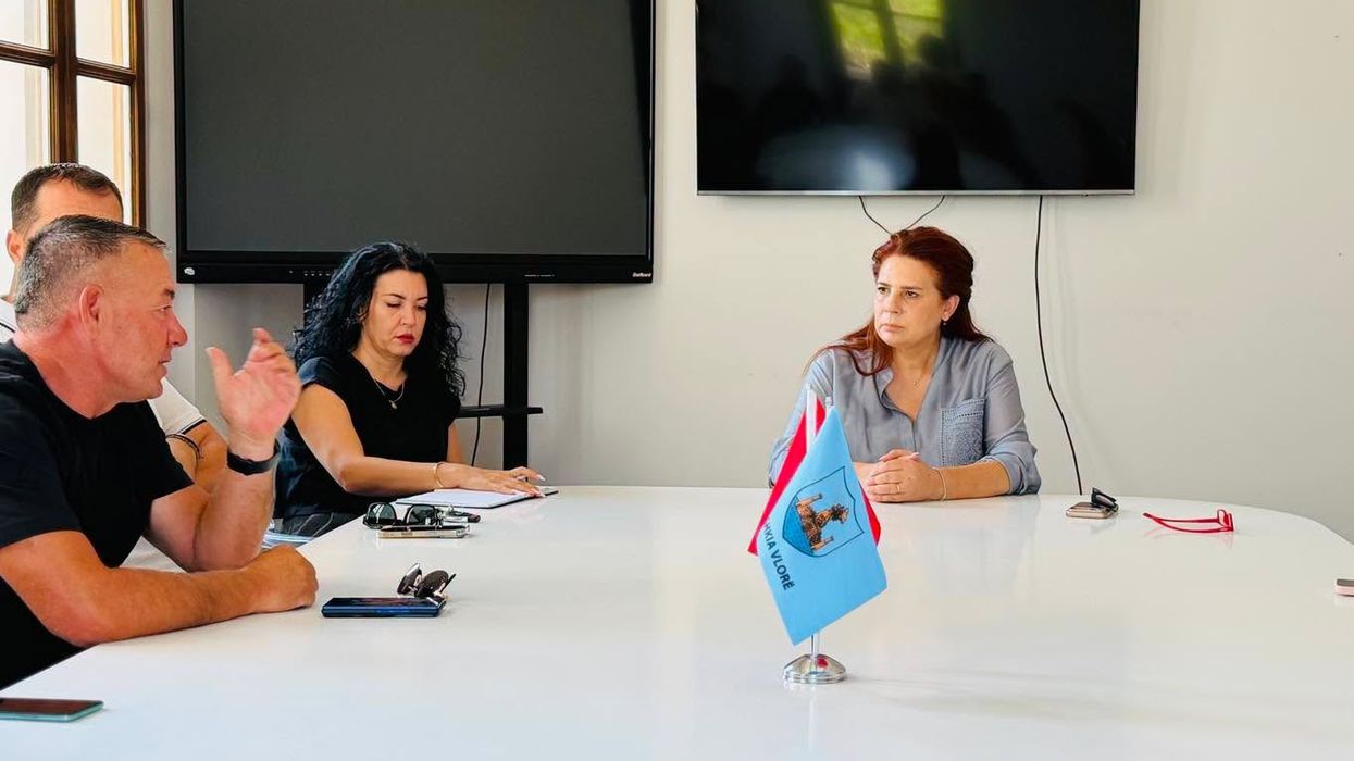 Zjarri në hotelin në Vlorë, kryebashkiakja: Shëndeti dhe siguria e pushuesve, shqetësimi ynë i parë Zjarri në hotelin në Vlorë, kryebashkiakja: Shëndeti dhe siguria e pushuesve, shqetësimi ynë i parë