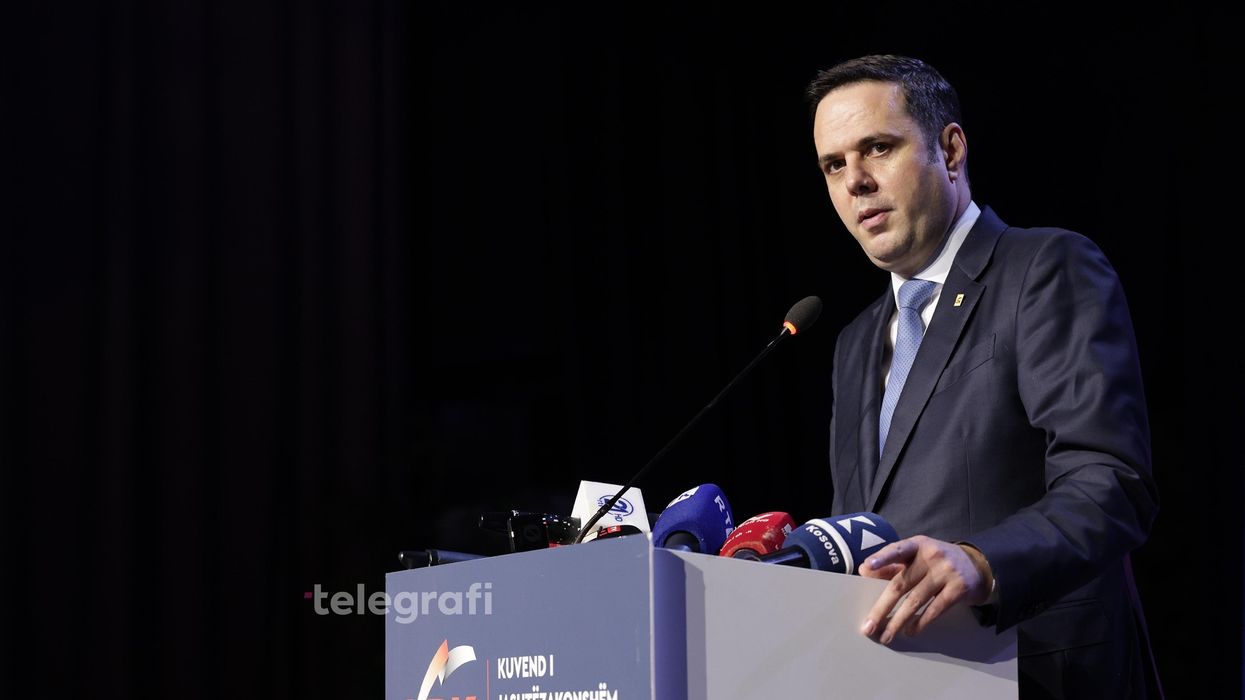 LDK-ja refuzon Haxhiun, Abdixhiku: Për ne ajo është deputete, takohemi vetëm me Kurtin LDK-ja refuzon Haxhiun, Abdixhiku: Për ne ajo është deputete, takohemi vetëm me Kurtin