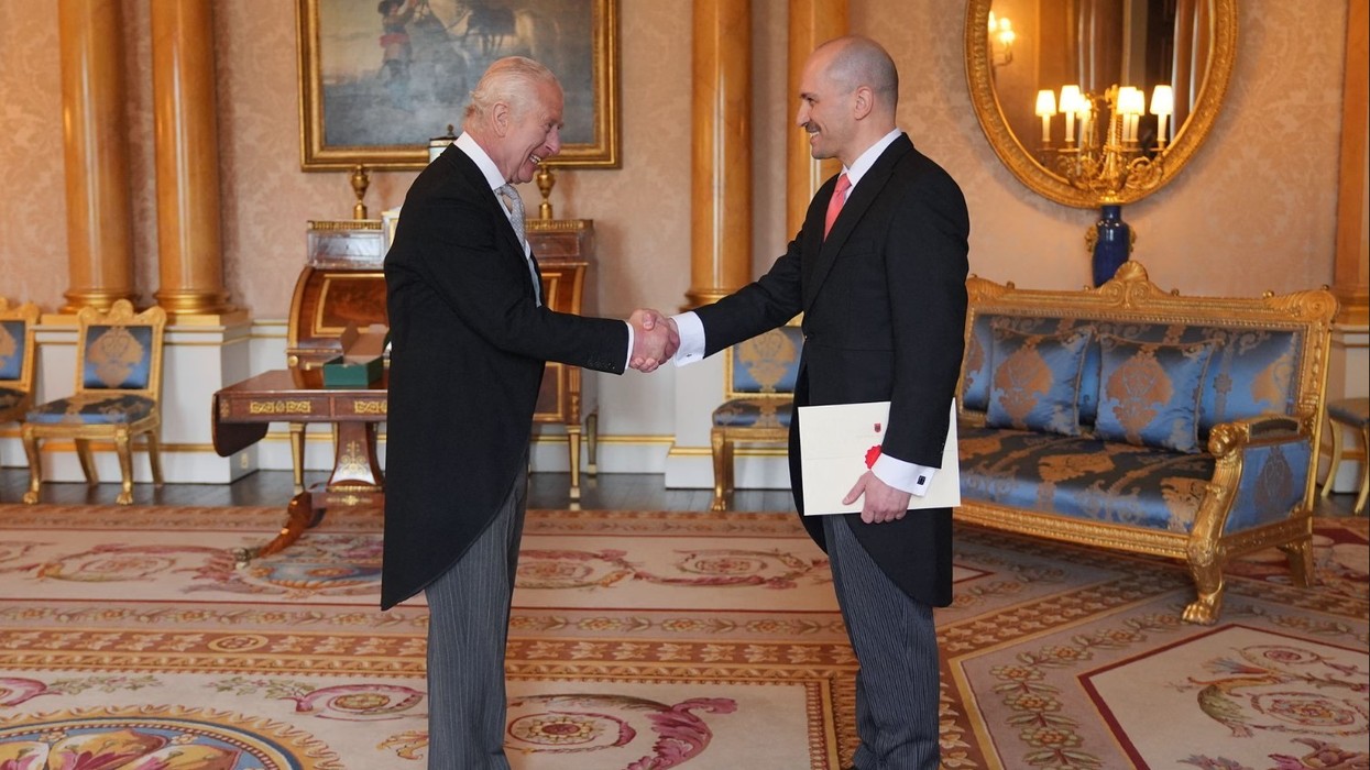 "Mos targetoni shqiptarët”, ambasadori shqiptar kritika të djathtës britanike