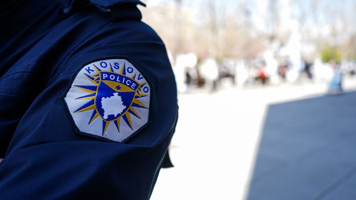 Arrestohet në flagrancë një 33-vjeçar për vjedhje të rëndë në Prishtinë Arrestohet në flagrancë një 33-vjeçar për vjedhje të rëndë në Prishtinë