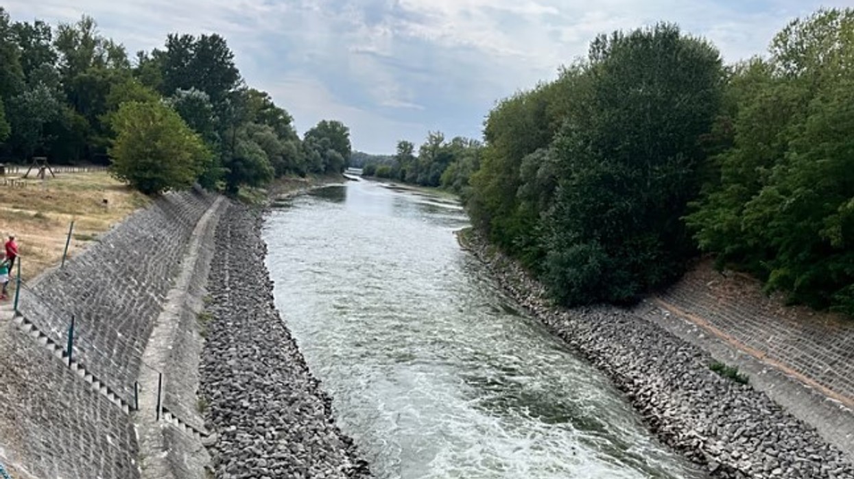 Hungaria hap kanalin për të mbrojtur centralin bërthamor ndërsa nivelet e Danubit bien