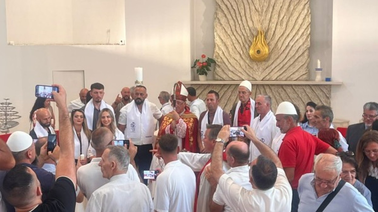Pagëzime në Prishtinë pas ceremonisë së ndaluar në Zagorë, Gjergji: Nuk duam të përplasemi me vëllezërit tanë