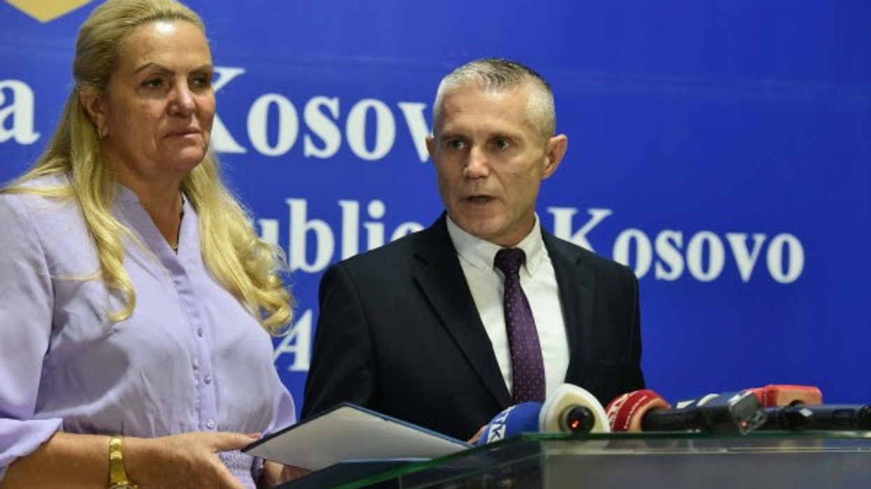 Aleanca kërkon hetim për “zhvatje buxhetore”, Kadrijaj zbulon pse e qëlloi Kurtin me vezë
