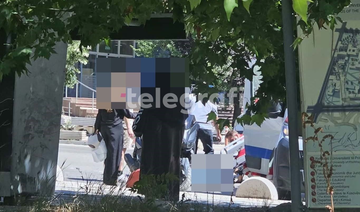 Aksident te Ministria e Arsimit, goditet një motorist Aksident te Ministria e Arsimit, goditet një motorist
