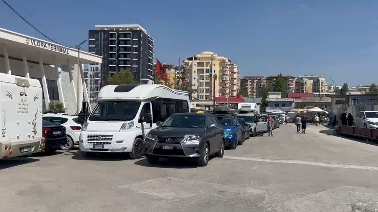 Ndërpritet energjia në Portin e Vlorës, 700 pasagjerë dhe 180 vetura mbeten në pritje