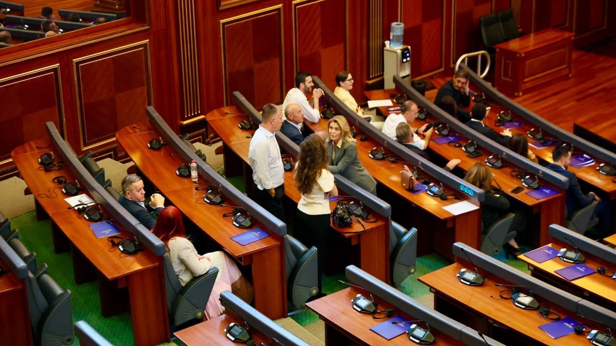 PDK këmbëngul për vazhdimin e seancës konstituive, i shkuran sërish Deharit