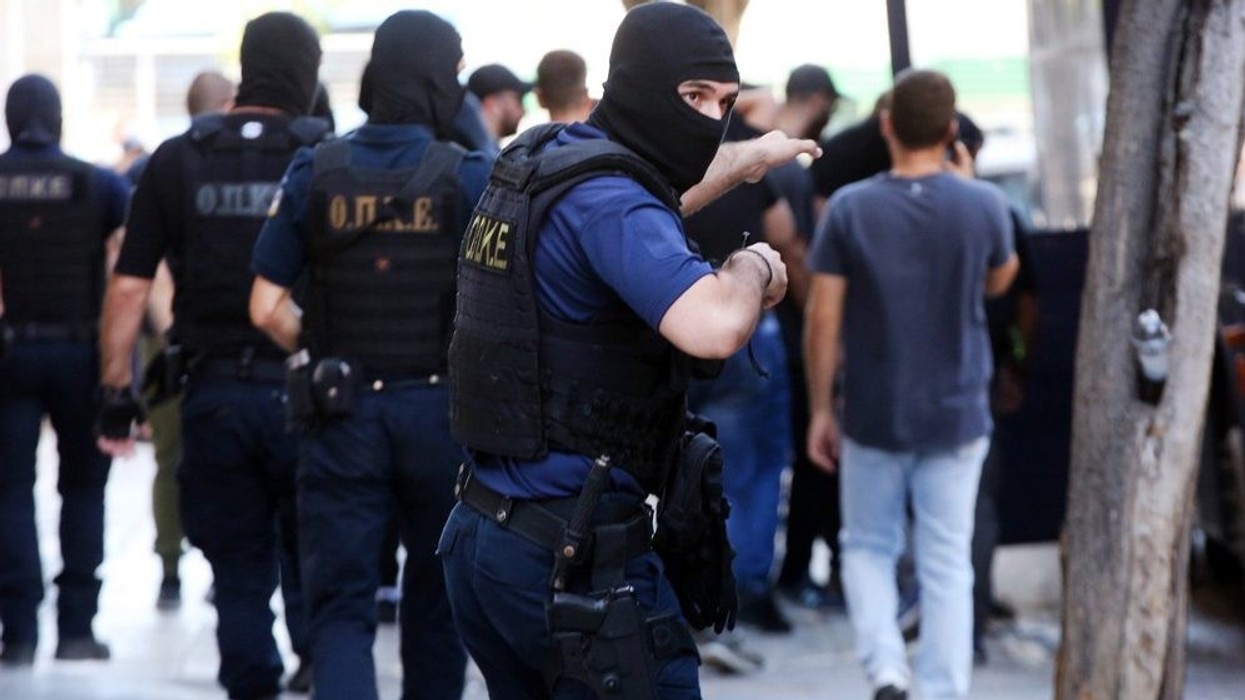 Një 23-vjeçar nga Kosova arrestohet në Greqi, një vajzë 18-vjeçe italiane u ankua për përdhunim