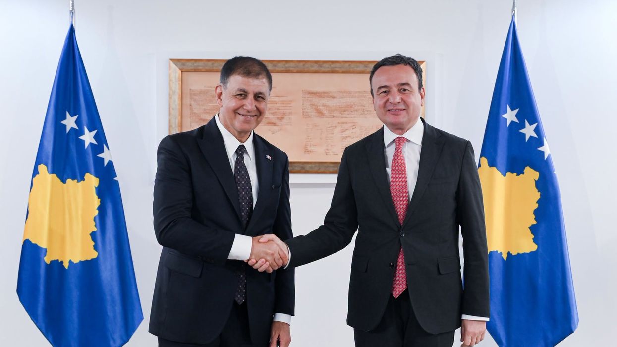 Kryetari i Izmirit në Kosovë, Kurti: Kemi lidhje të veçantë me këtë qytet, u bë shtëpi për shumë shqiptarë të dëbuar nga dhuna dhe terrori i Serbisë Kryetari i Izmirit në Kosovë, Kurti: Kemi lidhje të veçantë me këtë qytet, u bë shtëpi për shumë shqiptarë të dëbuar nga dhuna dhe terrori i Serbisë