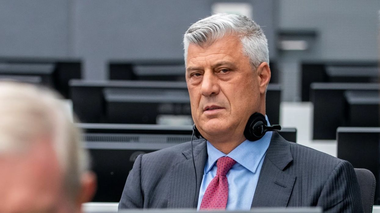 Thaçi me porosi nga Haga për krizën politike në Kosovë: Pozita dhe opozita duhet të ulen në një tryezë Thaçi me porosi nga Haga për krizën politike në Kosovë: Pozita dhe opozita duhet të ulen në një tryezë