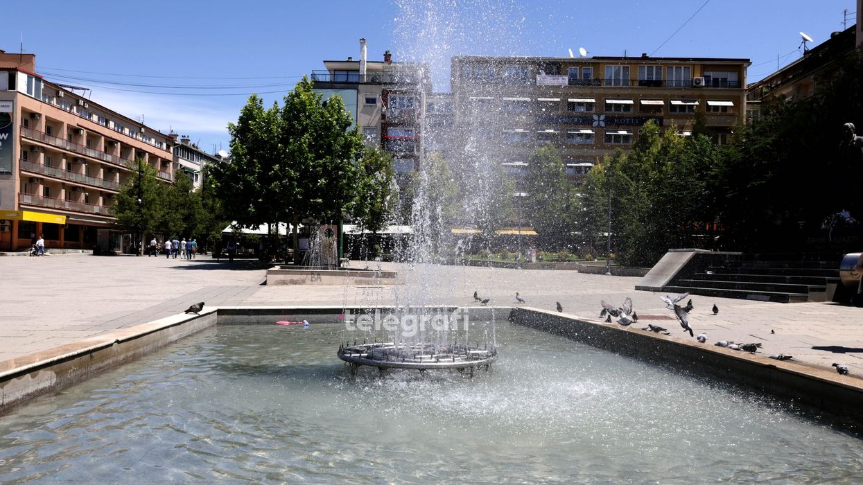 Temperatura të larta, shmangni qëndrimin e gjatë në diell gjatë orëve të mesditës Temperatura të larta, shmangni qëndrimin e gjatë në diell gjatë orëve të mesditës