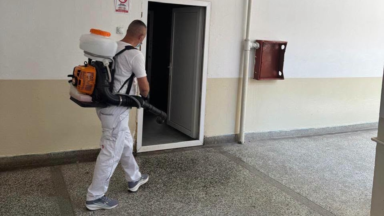 Shkollat pastrohen dhe dezinfektohen para 1 shtatorit në Fushë Kosovë