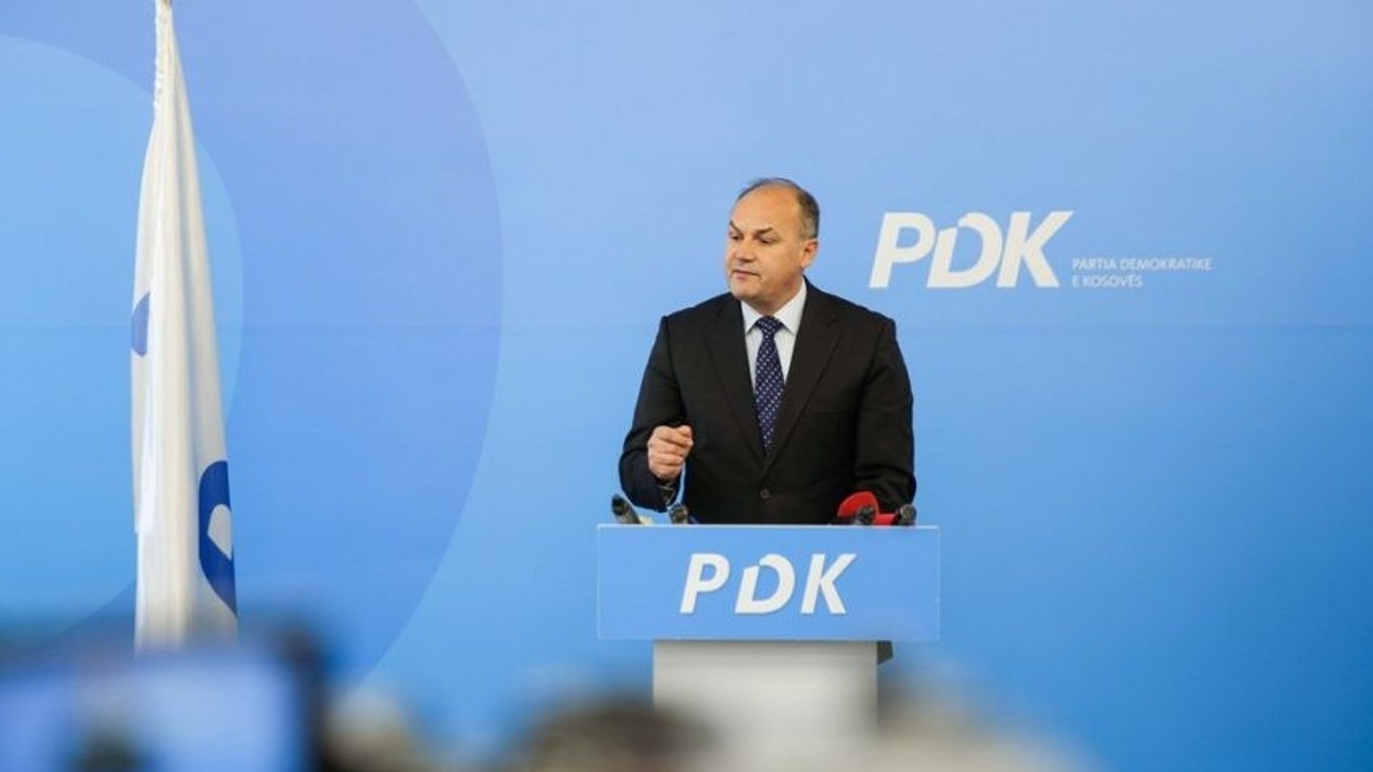 Hoxhaj, Kurtit: Mos e luj kryeministrin, deputet uzurpues