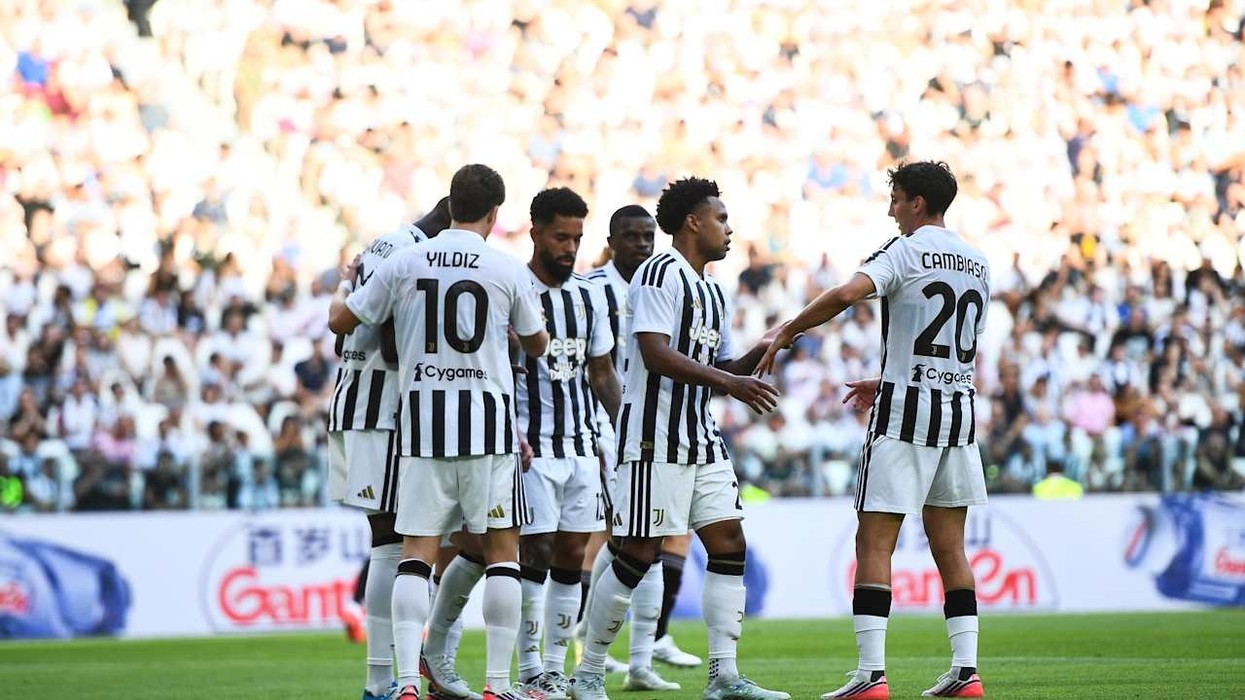 Juventusi planifikon të nënshkruajë tre lojtarë të tjerë për tri pozita, etiketohen emrat që i duan