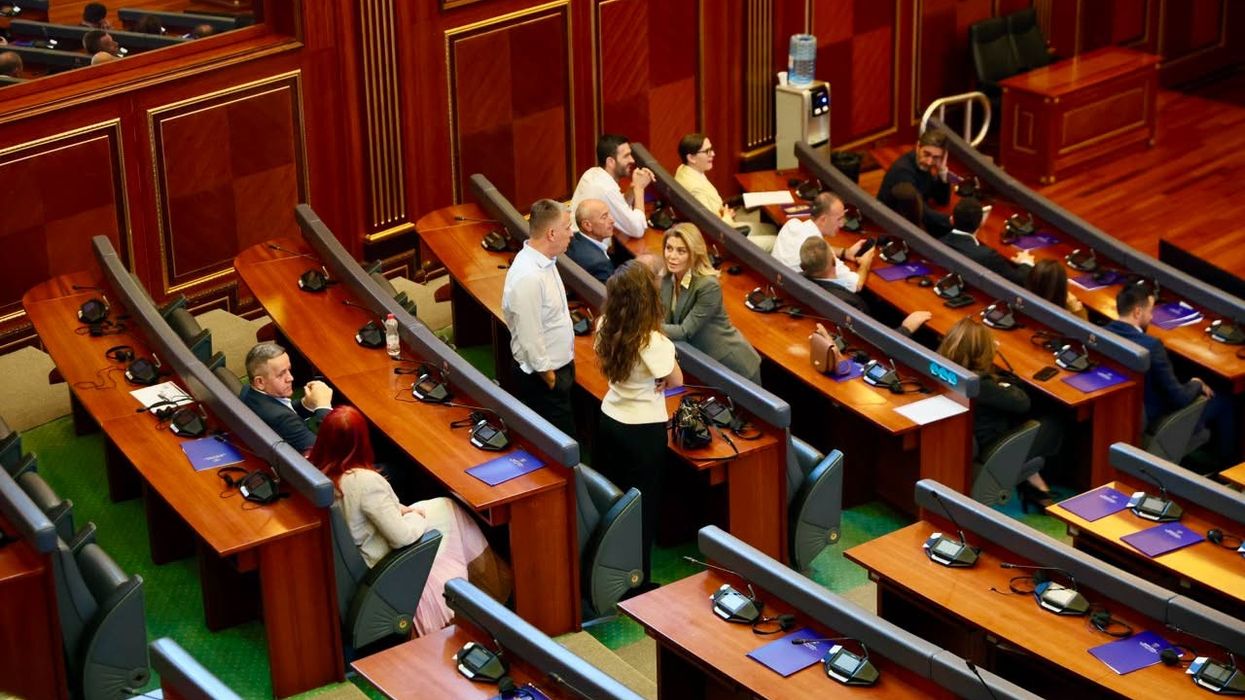 PDK i drejtohet sërish me letër Avni Deharit, kërkojnë vazhdimin e seancës për ditën e shtunë PDK i drejtohet sërish me letër Avni Deharit, kërkojnë vazhdimin e seancës për ditën e shtunë