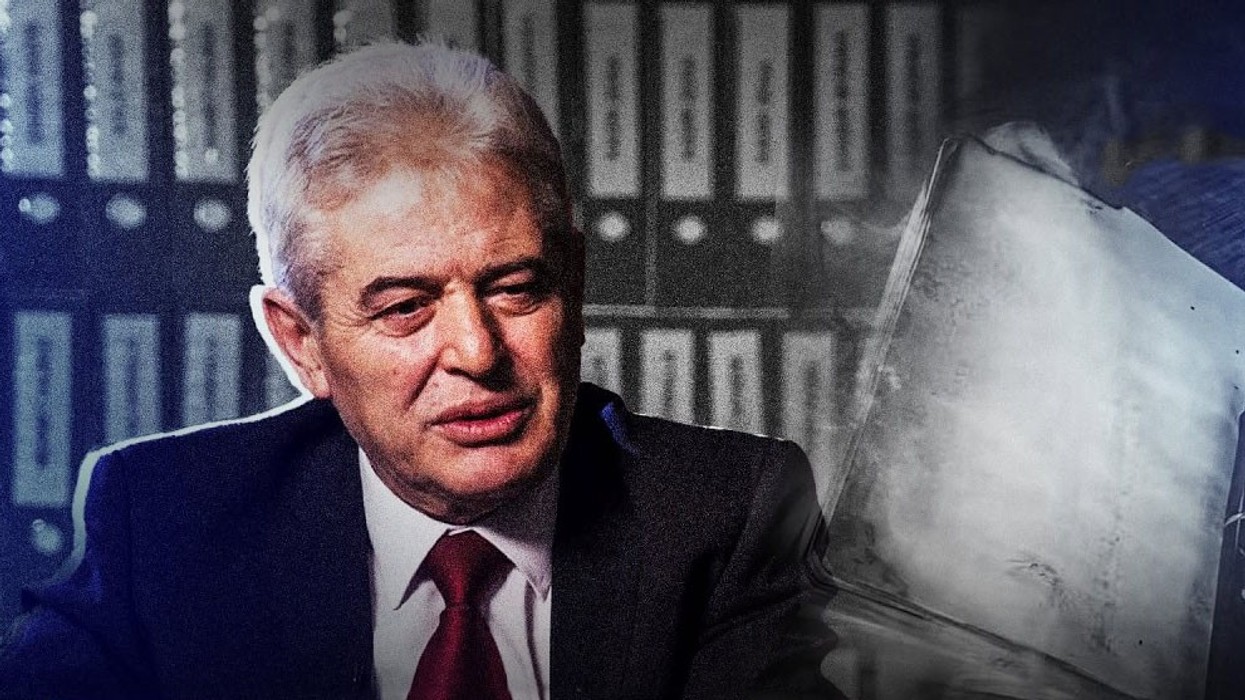 Ahmeti hap “Dosjen” e viteve ’80: Si organizoheshin shqiptarët nën syrin e UDB-së