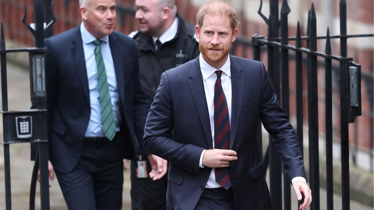 Princi Harry dhe personazhe të tjerë të famshëm duhet t'i paguajnë 11 milionë euro tabloidit Daily Mail