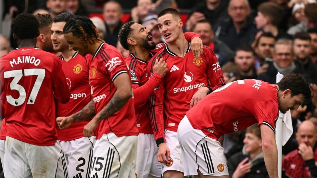 Ylli i Man Utd në bisedime për transferimin befasues te rivali i ‘Djajve të Kuq’