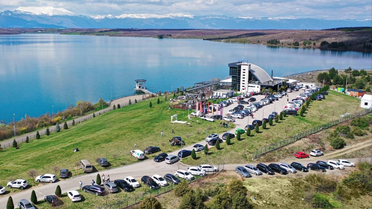 “Liqeni i Dukagjinit” i reagon Fitore Pacollit: Restoranti është i hapur, nuk kemi pranuar vendim për mbyllje